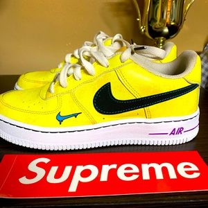 Nike Air Force 1 “Peace love basketball” Size 5y